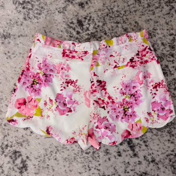 EUC Stone Cold Fox Ninas Women's Floral Scalloped Leg Lined SZ L  Shorts - Picture 5 of 11